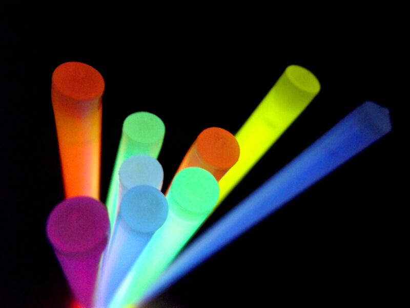 Can Glow Sticks Harm Cats?